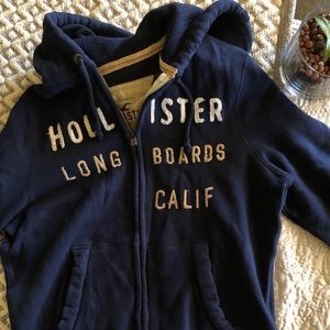 New. Guy’s zip up sweater